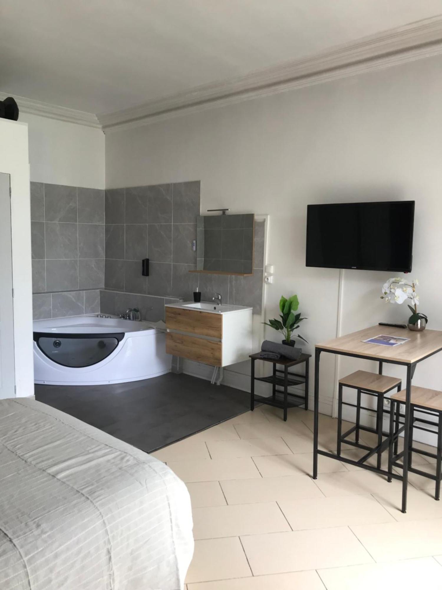 La Maison De Mathilde 알랑송 외부 사진